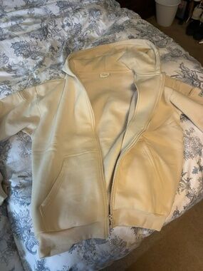 Comfrt Travel Essentials Zip Hoodie
